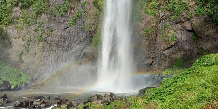 air terjun pelangi curug cimahi