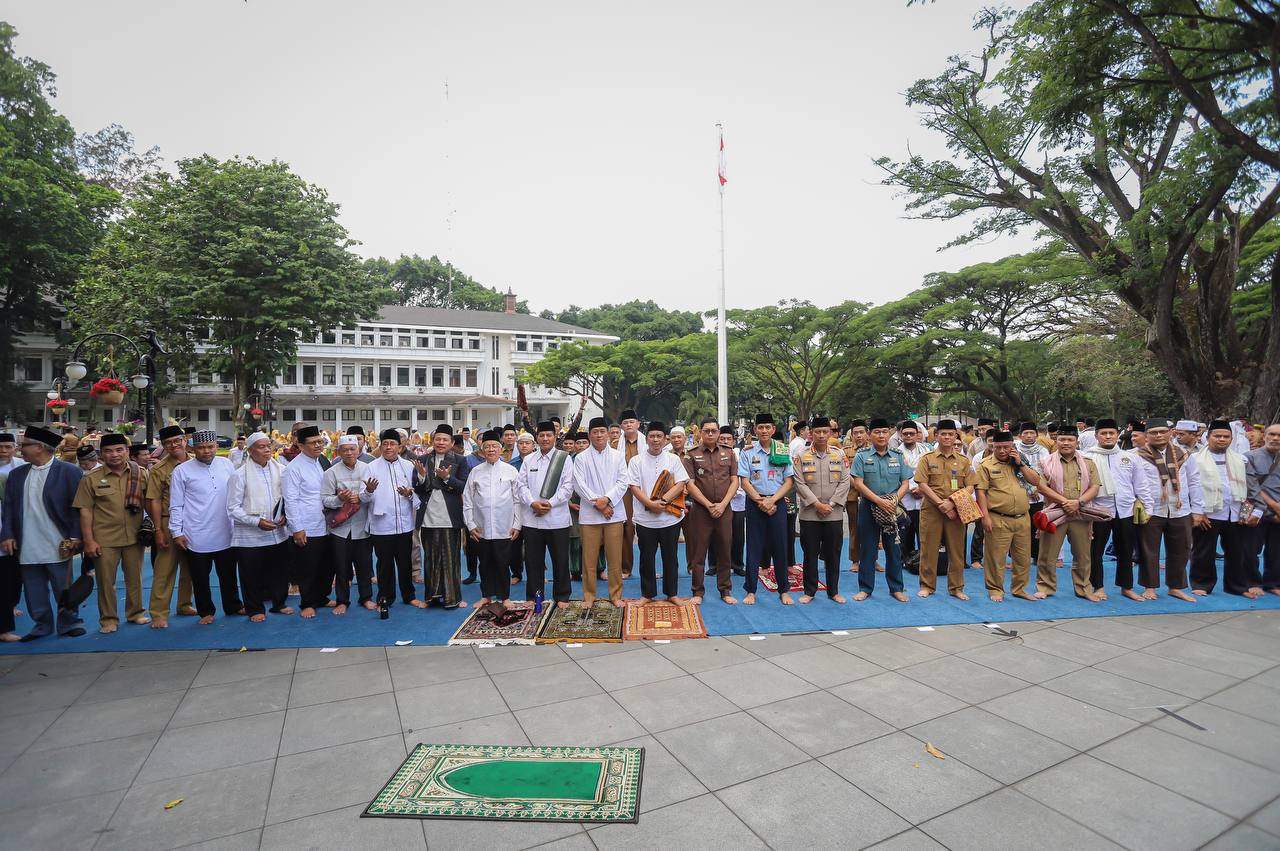 ASN Kota Bandung Sholat Istisqa Berjamaah