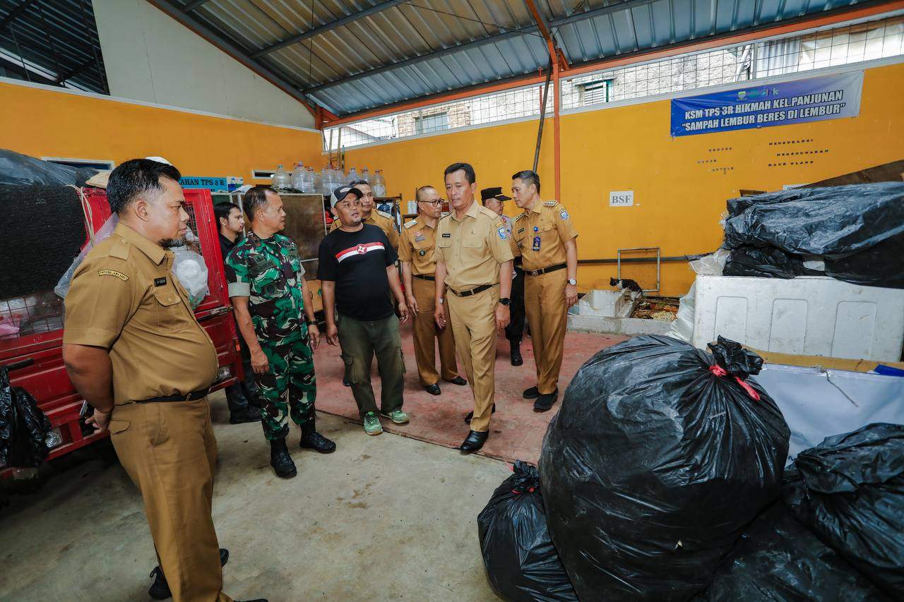 Sekda Kota Bandung melaksanakan safari di 3 kecamatan. Foto: Humas Kota Bandung