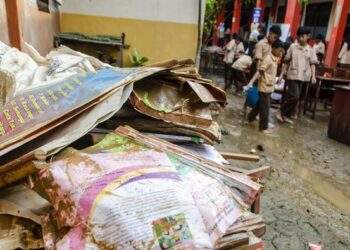 Banjir rusak fasilitas beberapa sekolah di bandung