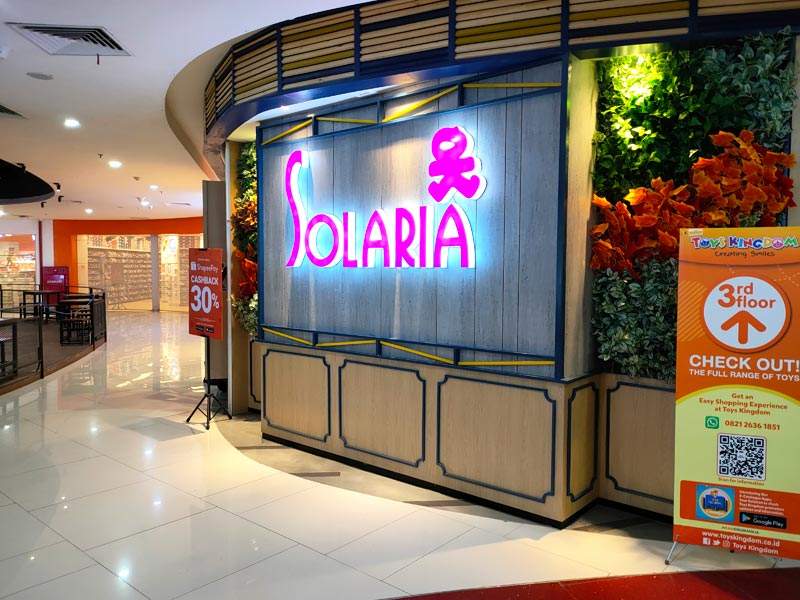 Solaria cabang Istana BEC Foto: Muhamad Ridwan