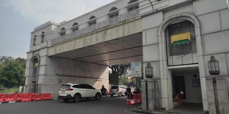 Jembatan Penyeberangan Orang asia afrika kota bandung