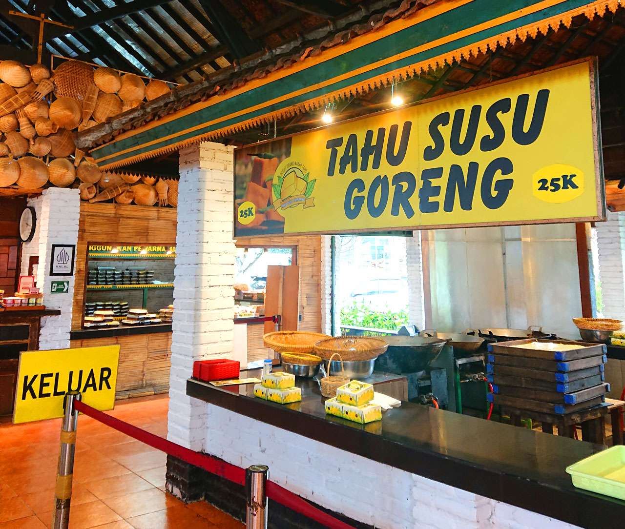 oleh oleh khas bandung: tahu susu lembang